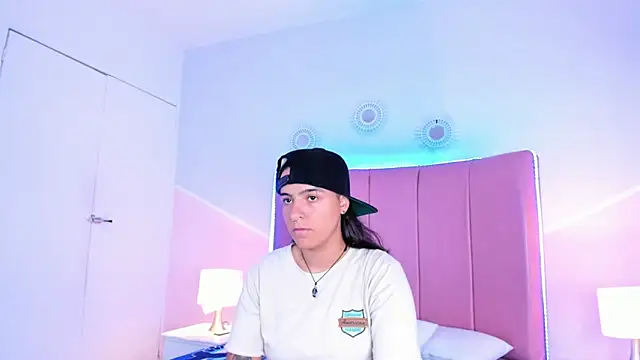 Liiam smith  online show from October 11, 1:20 pm