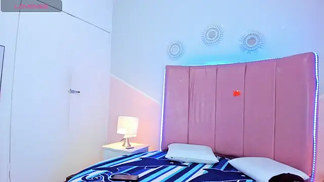 Liiam smith  online show from November 3, 12:50 pm