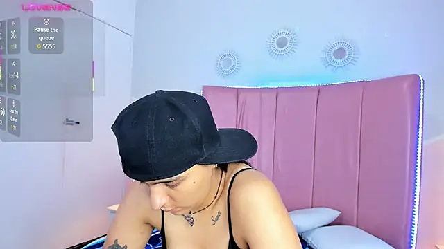 Liiam smith  online show from December 2, 2:01 pm