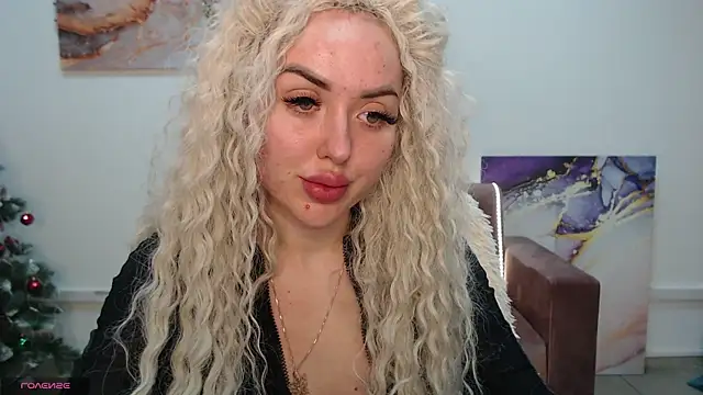 Snapshot of MissisCaty chatting on February 2, 11:53 pm MissisCaty online show from February 2, 11:53 pm