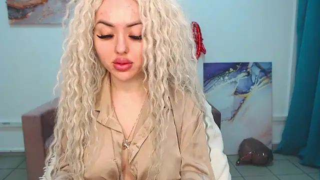 Snapshot of MissisCaty chatting on February 10, 7:49 pm MissisCaty online show from February 10, 7:49 pm