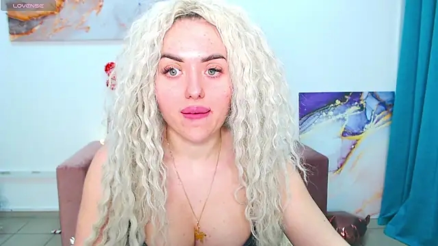 Snapshot of MissisCaty chatting on February 25, 7:36 pm MissisCaty online show from February 25, 7:36 pm