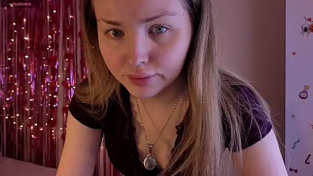 Snapshot of Lora_Rosee chatting on June 4, 2:23 pm Lora Rosee online show from June 4, 2:23 pm
