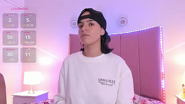  Emma whiitee  online show from March 9, 4:22 pm