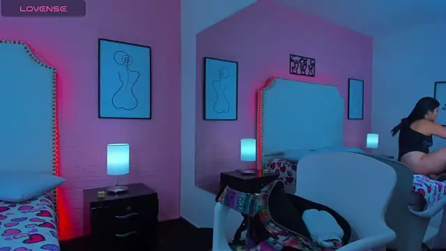  Emma whiitee  online show from November 10, 12:59 pm