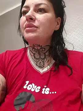 Snapshot of CannabisQueenn chatting on November 30, 7:29 pm CannabisQueenn online show from November 30, 7:29 pm