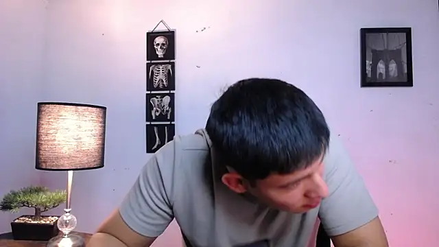 Snapshot of JamesCr_ chatting on November 10, 12:20 am JamesCr online show from November 10, 12:20 am