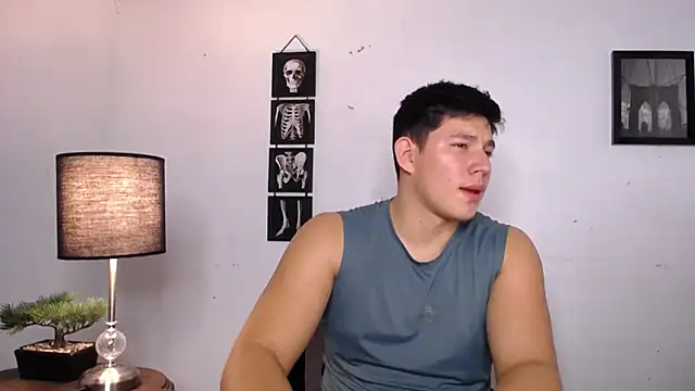 Snapshot of JamesCr_ chatting on November 20, 2:12 am JamesCr online show from November 20, 2:12 am