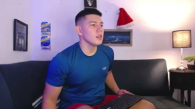 Snapshot of JamesCr_ chatting on November 29, 2:42 pm JamesCr online show from November 29, 2:42 pm