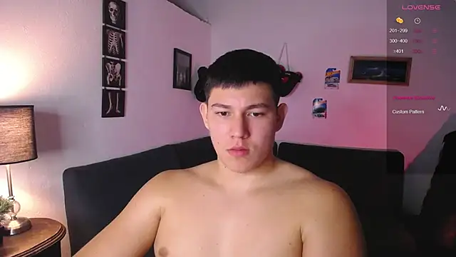 JamesCr  online show from February 25, 11:47 pm