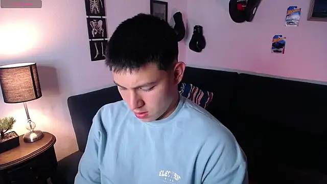 JamesCr  online show from March 11, 1:00 am