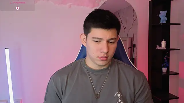 JamesCr  online show from June 24, 12:48 pm