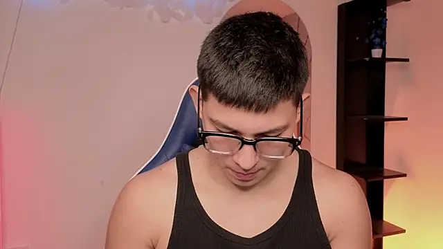JamesCr  online show from July 15, 12:43 pm