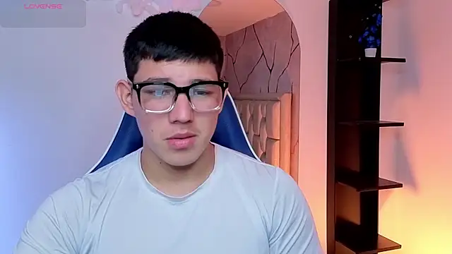 JamesCr  online show from July 20, 12:29 pm