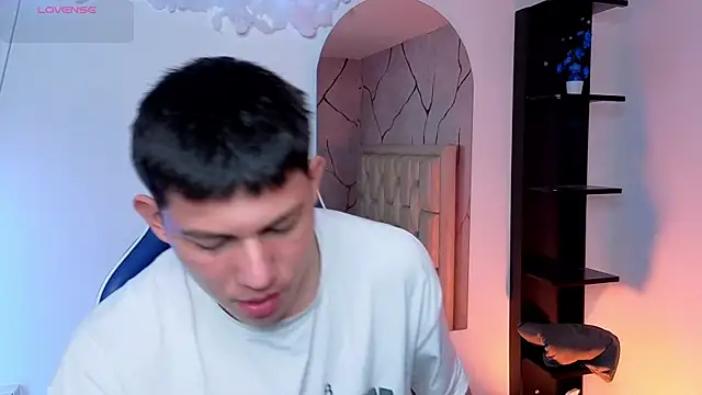 JamesCr  online show from July 21, 12:29 pm