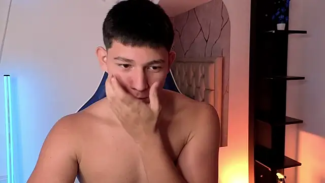JamesCr  online show from July 28, 12:48 pm