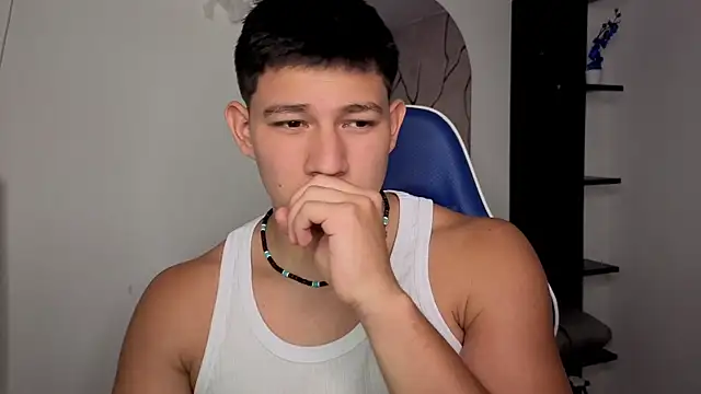 JamesCr  online show from July 30, 12:37 pm