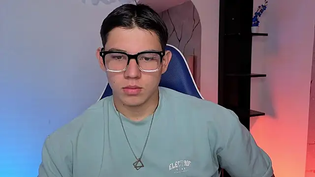 JamesCr  online show from August 5, 12:30 pm