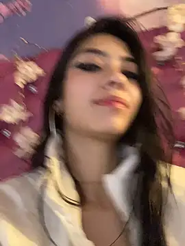 Snapshot of TayylorSexx chatting on March 3, 8:27 am TayylorSexx online show from March 3, 8:27 am