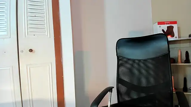 Snapshot of Violetta_0 chatting on September 12, 1:44 pm Violetta 0 online show from September 12, 1:44 pm