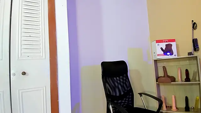 Snapshot of Violetta_0 chatting on September 13, 1:22 pm Violetta 0 online show from September 13, 1:22 pm