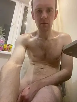 LynnAhNight online show from February 18, 3:35 am