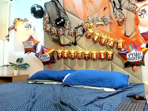 AzunaStar online show from October 20, 9:59 pm