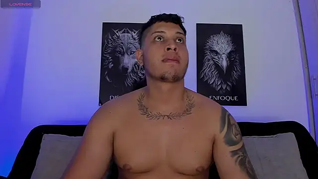 Snapshot of JohanSmith chatting on November 6, 2:34 am JohanSmith online show from November 6, 2:34 am