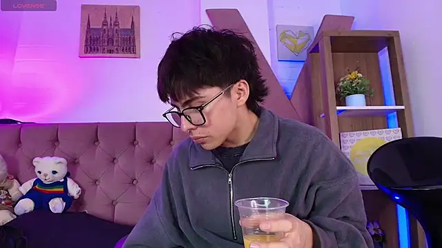 PepperTwink online show from February 3, 4:01 pm