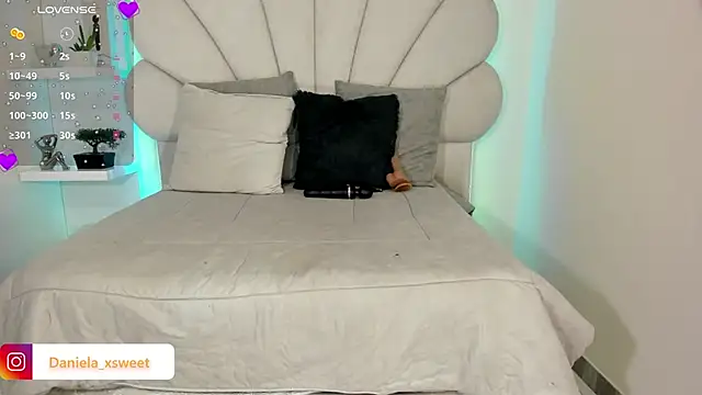 Danielaangelina online show from February 7, 5:44 am