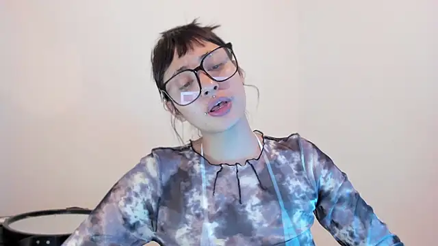 Snapshot of ggor4w33 chatting on October 16, 2:01 am ggor4w33 online show from October 16, 2:01 am
