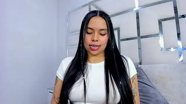 ZoeWan69 online show from October 19, 1:56 pm