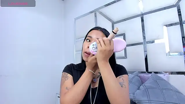 ZoeWan69 online show from March 7, 12:57 pm