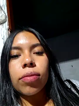 Snapshot of ZoeWan69 chatting on June 28, 1:00 am ZoeWan69 online show from June 28, 1:00 am