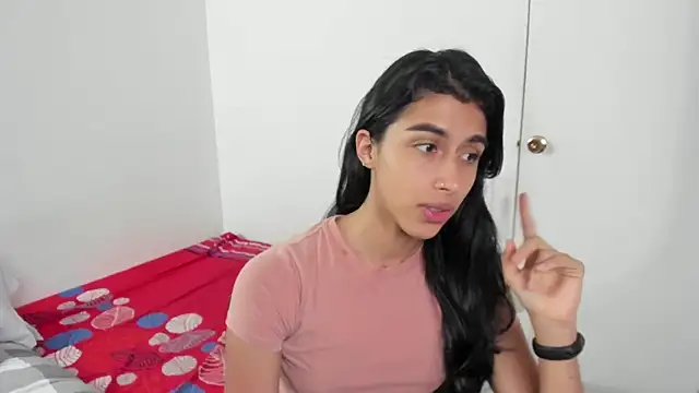 Snapshot of Mazikeen__18 chatting on June 10, 1:43 pm Mazikeen 18 online show from June 10, 1:43 pm