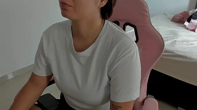 Anniferreira2 online show from October 23, 7:23 pm