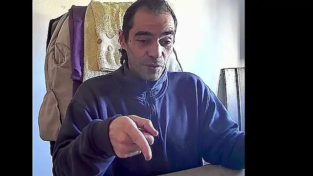 ReyDeBotones online show from March 16, 2:21 pm