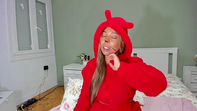 Snapshot of Izadi_7 chatting on October 31, 2:56 am Izadi 7 online show from October 31, 2:56 am