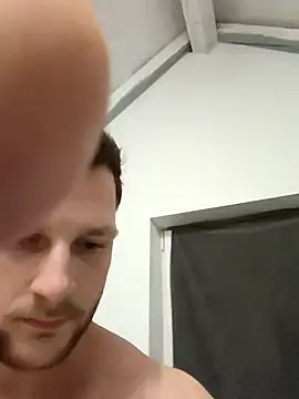 Snapshot of Cosmin224451 chatting on November 25, 9:37 pm Cosmin224451 online show from November 25, 9:37 pm