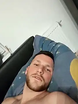 Snapshot of Cosmin224451 chatting on November 30, 5:39 pm Cosmin224451 online show from November 30, 5:39 pm