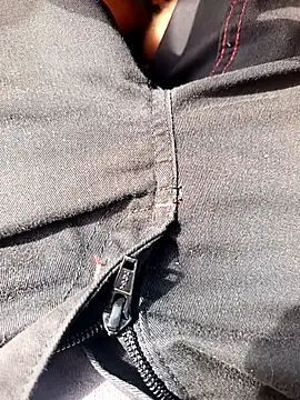 Snapshot of Dam70 chatting on September 10, 10:48 am Dam70 online show from September 10, 10:48 am