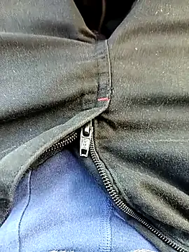 Snapshot of Dam70 chatting on September 12, 10:26 am Dam70 online show from September 12, 10:26 am