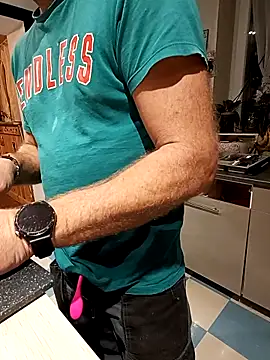 Snapshot of Dam70 chatting on November 8, 5:23 pm Dam70 online show from November 8, 5:23 pm