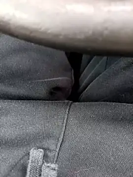 Snapshot of Dam70 chatting on January 11, 8:52 am Dam70 online show from January 11, 8:52 am