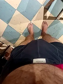 Snapshot of Dam70 chatting on January 18, 7:23 am Dam70 online show from January 18, 7:23 am