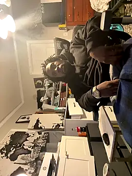 Snapshot of BigDMann40 chatting on November 29, 5:54 am BigDMann40 online show from November 29, 5:54 am