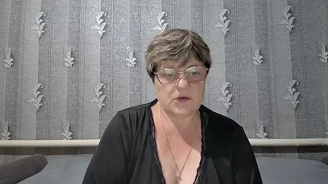 Snapshot of ElzaJewel chatting on June 8, 8:31 pm ElzaJewel online show from June 8, 8:31 pm