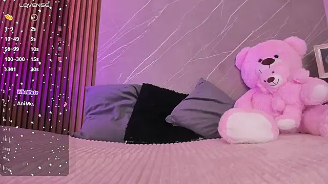 Snapshot of ariana_jhonson1 chatting on November 21, 11:31 am ariana jhonson1 online show from November 21, 11:31 am