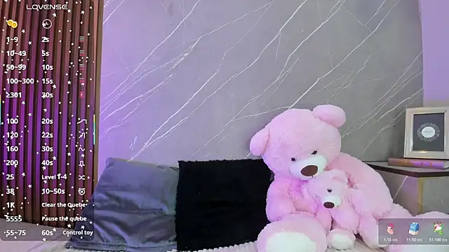 Snapshot of ariana_jhonson1 chatting on December 1, 12:32 pm ariana jhonson1 online show from December 1, 12:32 pm