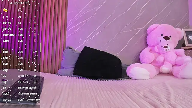 ariana jhonson1 online show from December 18, 12:33 pm